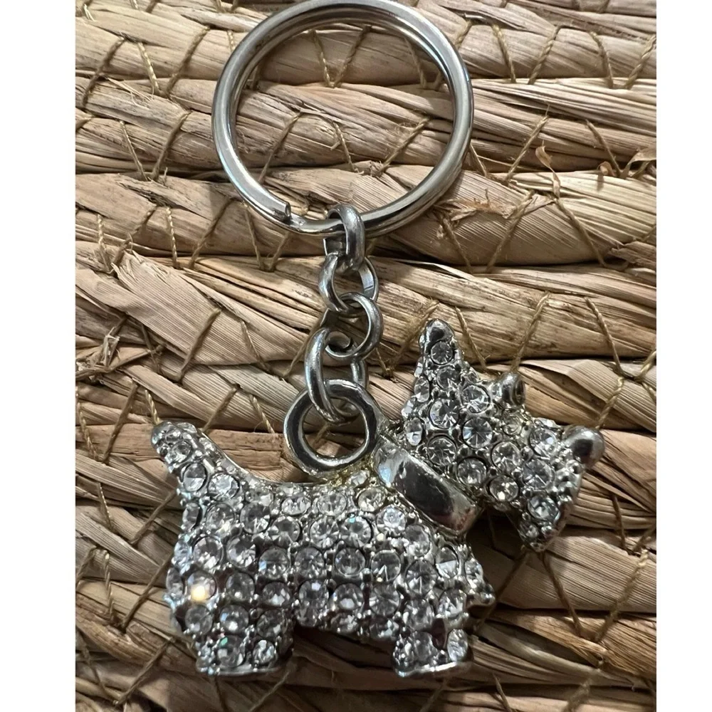 Kalifano Clear White Scottish Terrier Keychain made with Swarovski Crystals